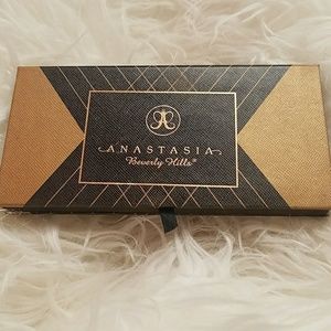 ABH Shadow Couture World Traveler